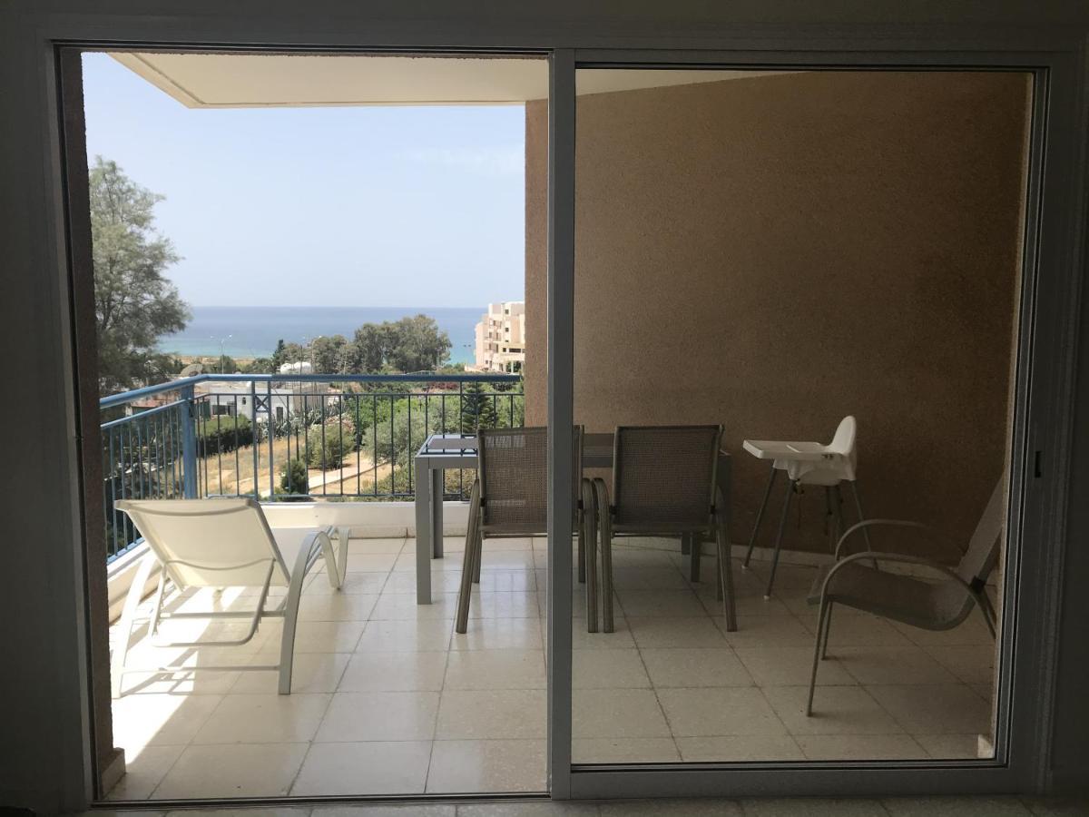 King's Palace Apt With Sea View