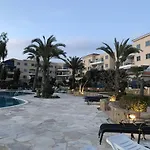 King\'S Palace Apt With Sea View