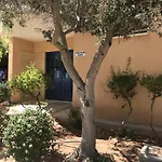King\'S Palace Apt With Sea View